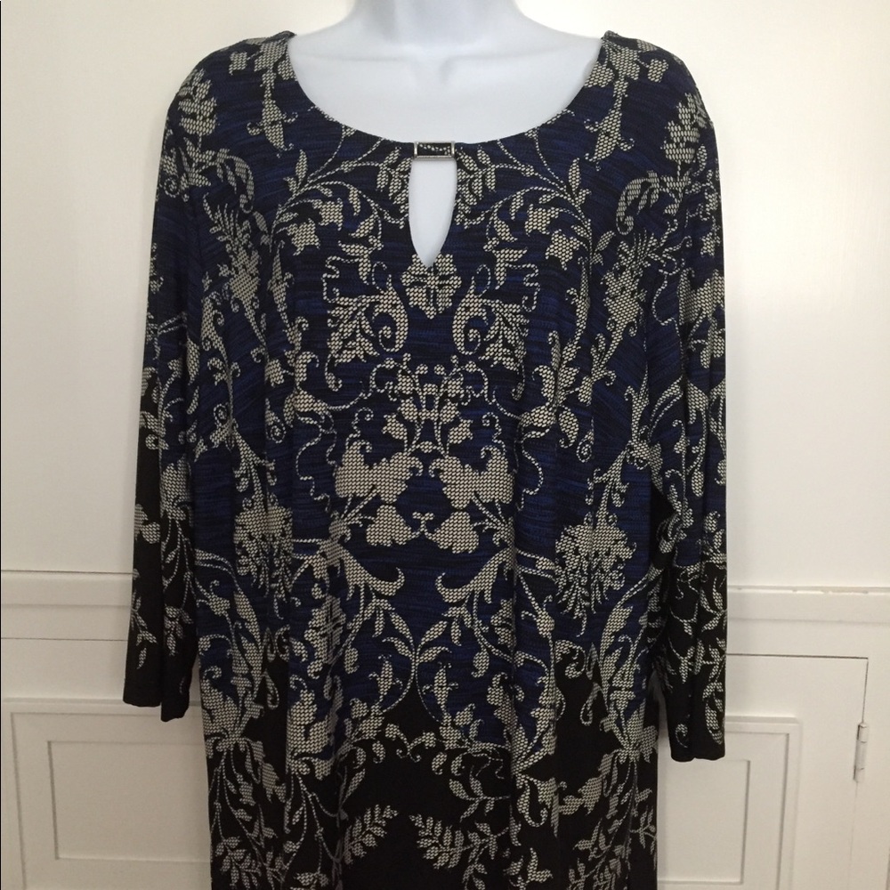Beautiful tunic top perfect for all ages! Size 1X